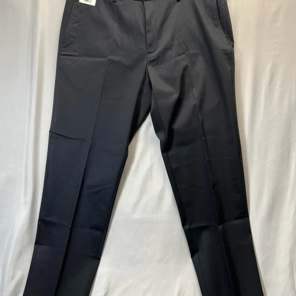 Haggar 38 x 30 Men's Black Dress Pants - Picture 4 of 7